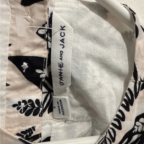 Janie and Jack Sleeveless Black and White Leaf Print Ruffle Top 🌟 - Picture 2 of 4